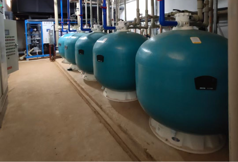 小猪视频在线观看下载免费污设备机房中运行的过滤砂缸